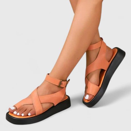 Lisa™ | Cushioned Cross-Strap Sandals