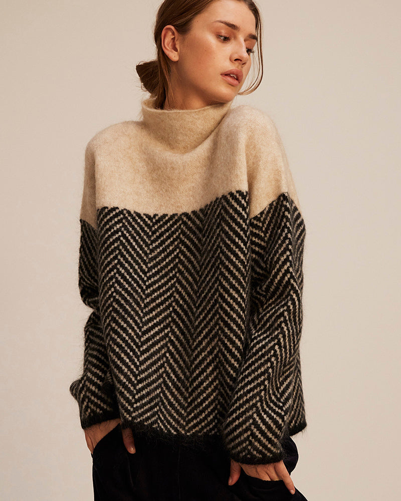 Peggy™ | Zigzag Funnel Neck Jumper