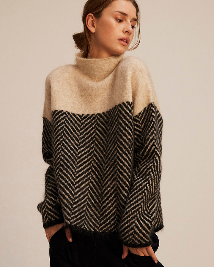 Peggy™ | Zigzag Funnel Neck Jumper