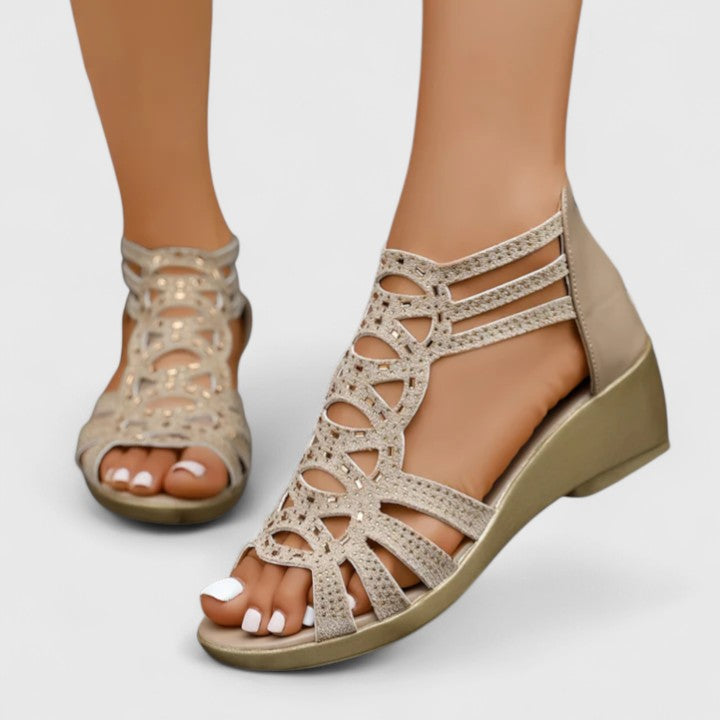 Nancy™ | Sparkling Cut-Out Wedges