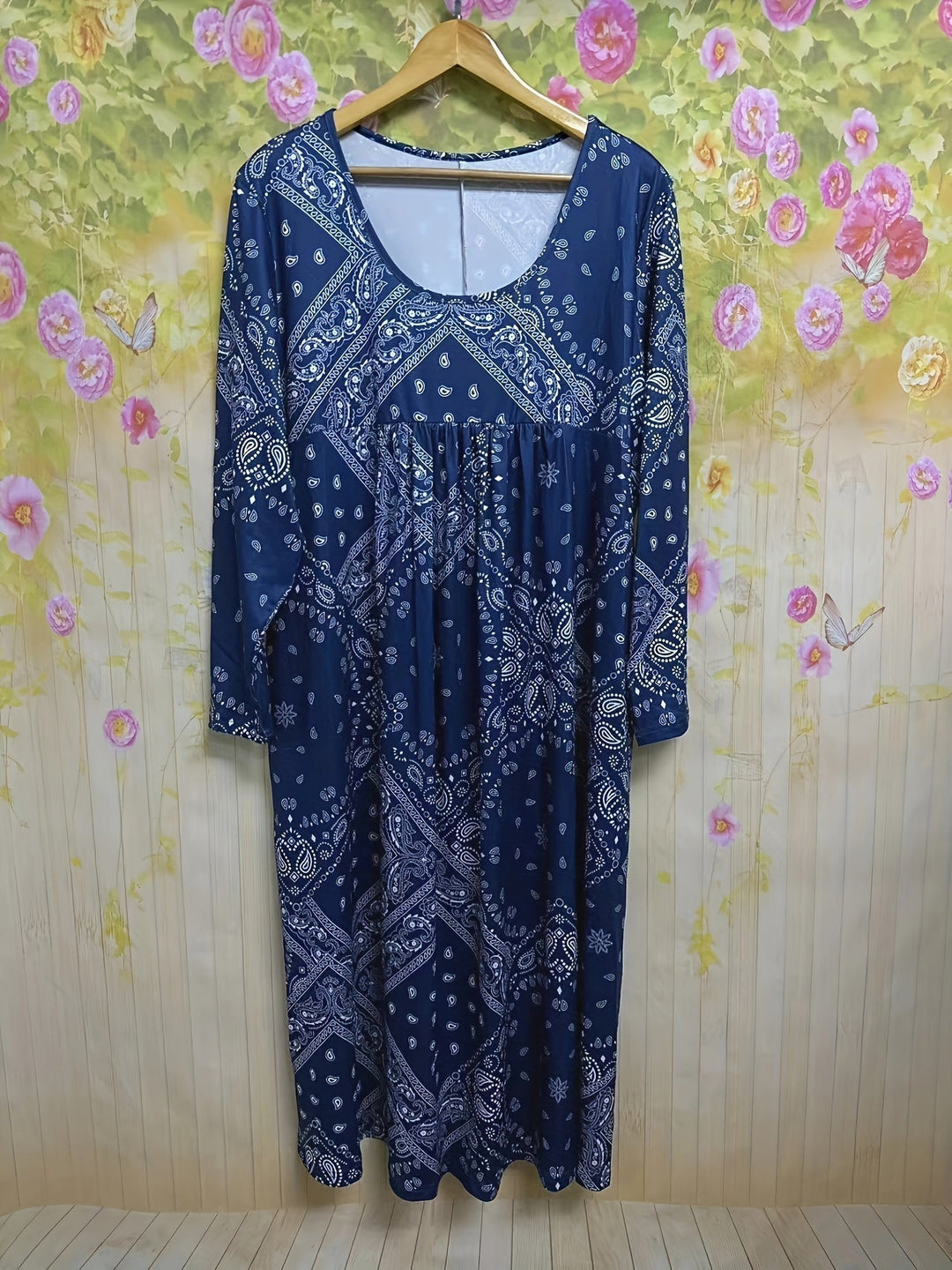 Maria™ | Long Sleeve Paisley Midi Dress