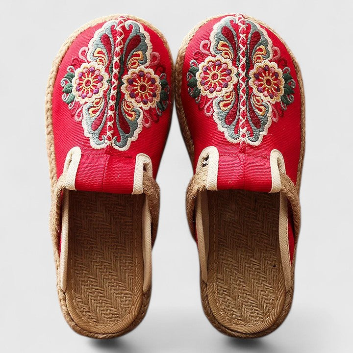 Regina™ | Embroidered Flat Sandals