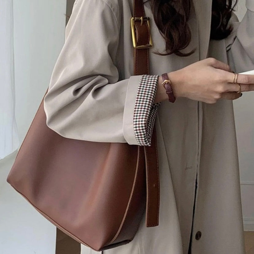 Elspeth™ | Classic Tan Bucket Bag