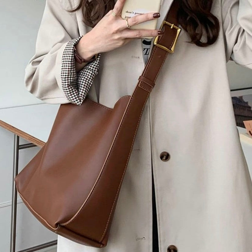 Elspeth™ | Classic Tan Bucket Bag