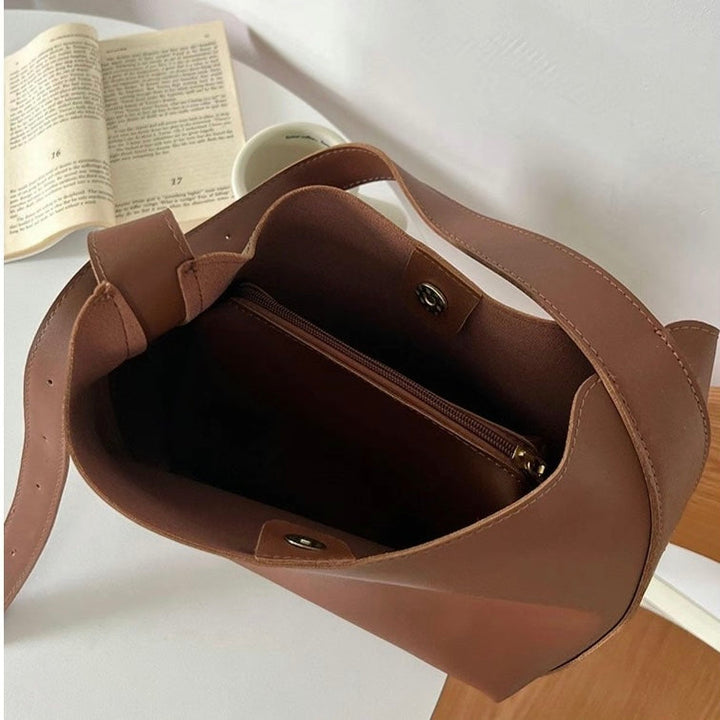 Elspeth™ | Classic Tan Bucket Bag