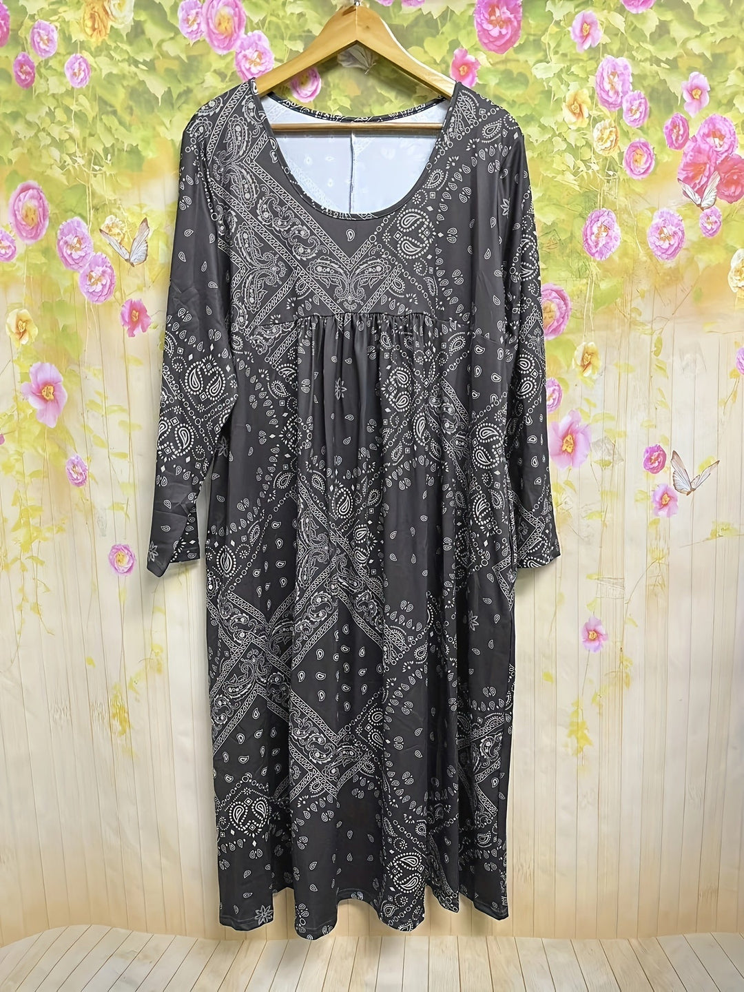 Maria™ | Long Sleeve Paisley Midi Dress