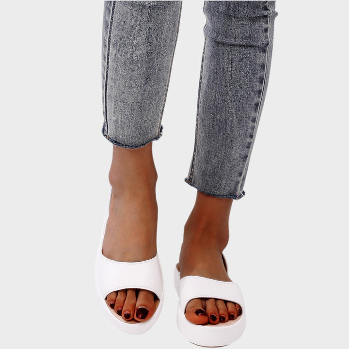 Sylvia™ | Lightweight Orthopaedic Sandals