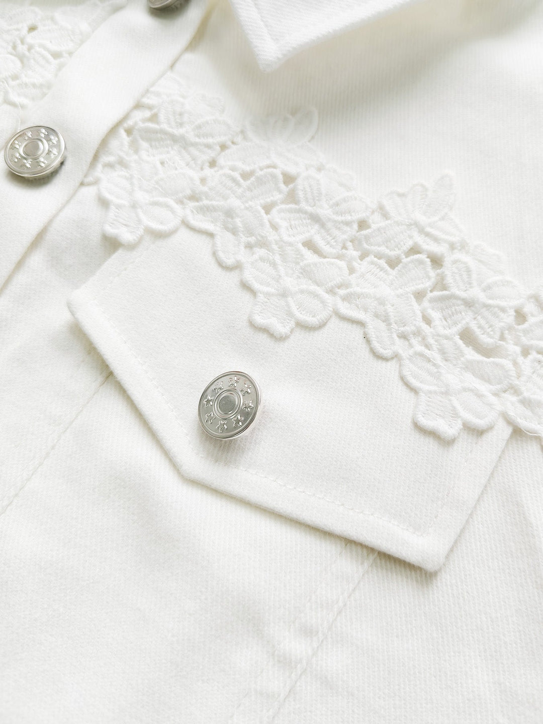 Hilary™ | White Jacket with Openwork Flounce